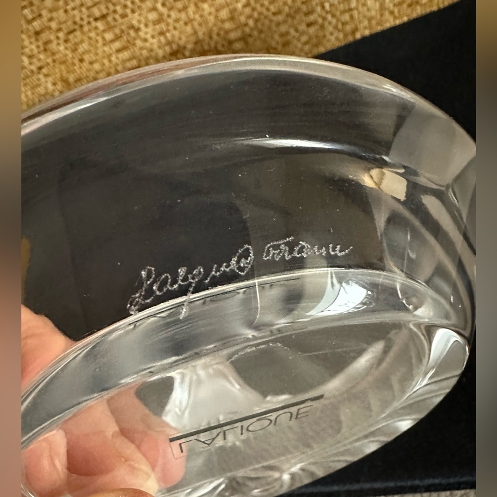 NWOB LALIQUE 1970’s Frosted Lion Head Crystal Ashtray Signed “Lalique France”. - Picture 4 of 13